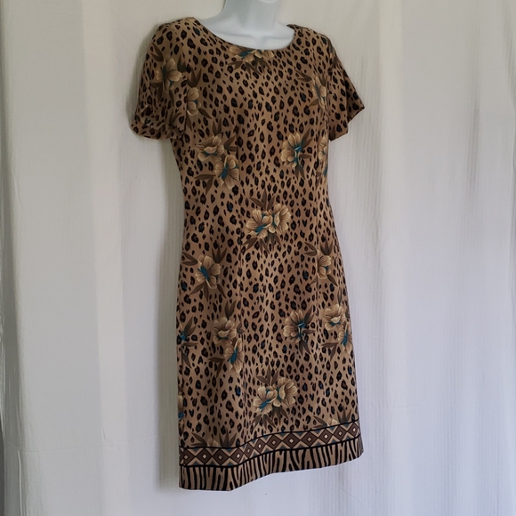 Dress - Picture 2 of 12